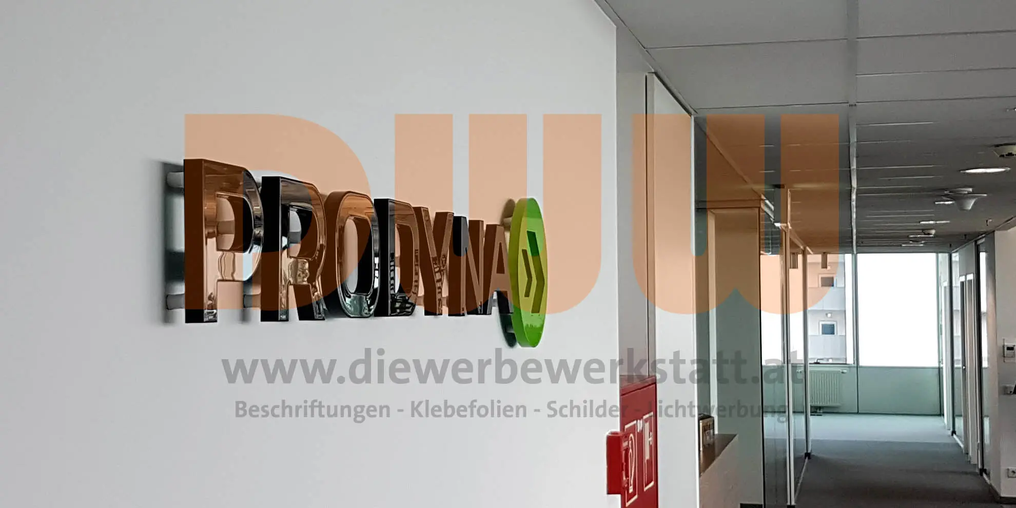 Beschriftung einer Bürowand - Wallart - Wien